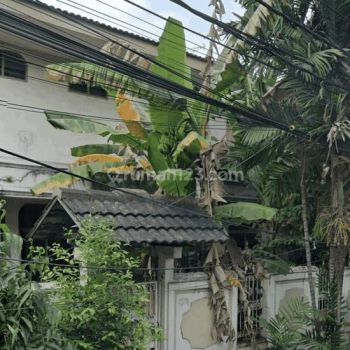 Rumah Tua Hook Hitung Tanah Cempaka Putih