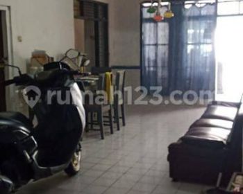 DiJual/Sewa Rumah Lama,Cocok untuk Konfeksi,Kantor,tinggal Dll