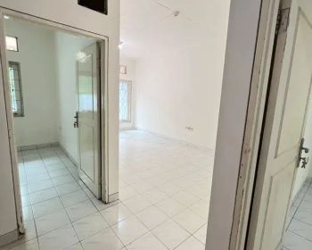 Disewakan rumah siap pakai di puri gardena