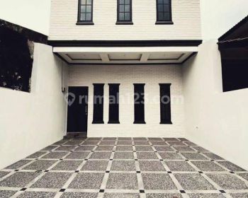 Rumah Modern 2 Lantai Baru Dan Siap Huni di Gandul Cinere