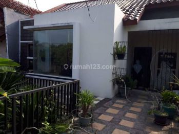 Rumah dijual mewah 3 Lantai jatibening becakayu