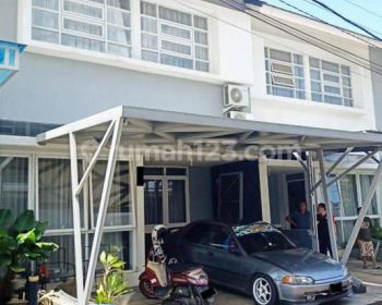 Rumah 2 Lantai Siap Huni Dalam Komplek Terawat Antapani Bandung