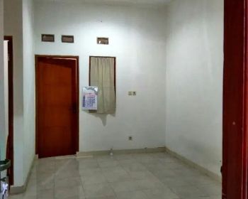 Disewakan Rumah baru renovasi pinggir jln raya dkt RSUD,The Park Mall