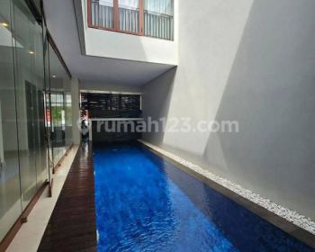 Rumah siap huni di area Cilandak, Jakarta Selatan