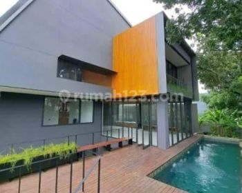 Rumah Siap Huni Swimming Pool Di Kemang Jakarta Selatan