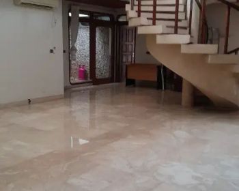 Disewakan Rumah Nyaman Dan Asri Di Kemang Jakarta Selatan