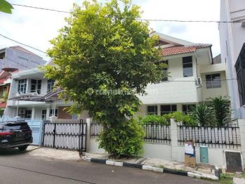 Rumah di Gading kirana 2 Lantai Bagus Shm