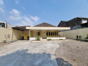 Disewakan.Rumah Luas Tengah Kota Cocok Utk Usaha/Posko Partai Pemilu