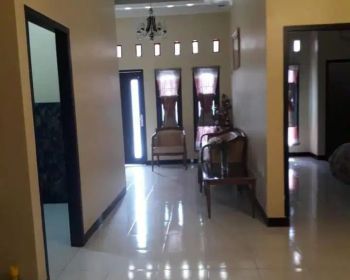 DIKONTRAKKAN RUMAH FULL PERABOTAN DI GRIYA BSB LILIBA