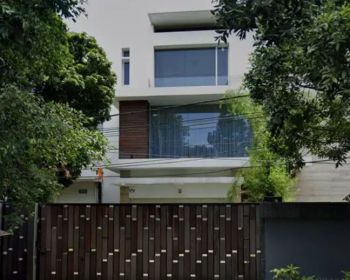 RUMAH MEWAH LOKASI DI TENGAH KOTA BANDUNG