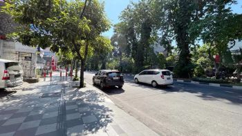 Termurah Gedung 3 Lt Raya Mayjend Sungkono Komersial