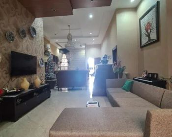 dijual rumah baru , cantik plus perabot