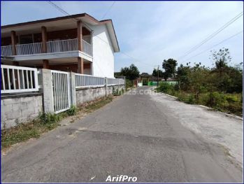 Lokasi Bagus, Tepi Aspal Dekat Rest Area Tol Jogja Ambarketawang