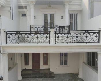 Rumah Classic Akses 2 mobil dekat pintu tol brigif Ciganjur Jagakarsa Jakarta