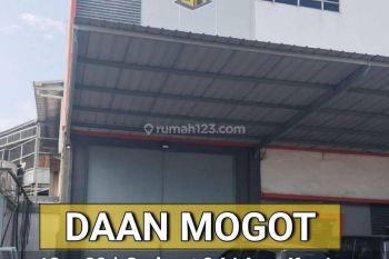Gudang Area Daan Mogot Dengan Kantor Parkir Luas, Bebas Banjir, Lantai Pabrik