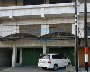 ruko jejer strategis babatan pantai