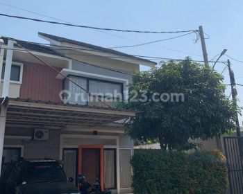 Rumah 2 Lantai Bagus di Legoso, Cireundeu, Tangerang Selatan, Banten, Tangerang