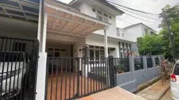 Dijual Rumah Strategis Terawat 2 Lantai Siap Huni di Bintaro