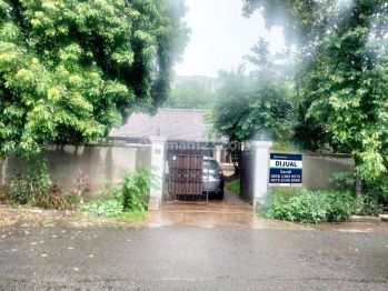 Di Jual Cepat Rumah 2 Lantai Pinggir Jalan Adhiyaksa Lebak Bulus