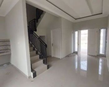 Rumah 2 Lantai Dekat Stasiun Depok Lama, Free Biaya-Biaya