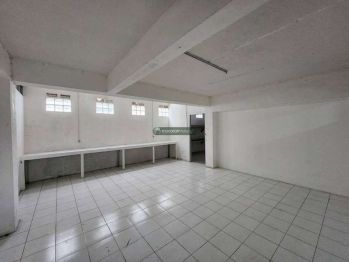 RUKO BESAR DI LOKASI STRATEGIS DEKAT KOPO (BYPASS)