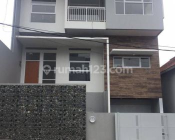 Rumah Cantik Modern Minimalis di Ligar Agung