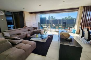 Dijual Rumah Mewah Ada Taman Dan Pool Di Setraduta