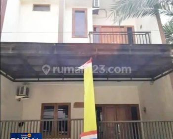 Rumah 2 Lantai di Bellyra, Bcs Kelapa Gading