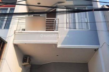 Rumah Bagus Siap Huni Strategis di Tomang(TM140)