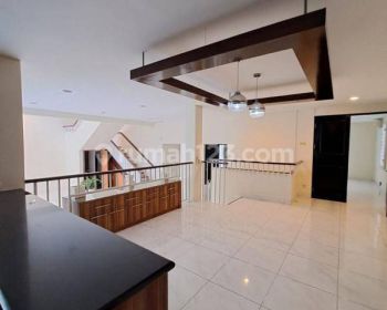 For Rent Rumah Hunian Erlangga Keb Baru