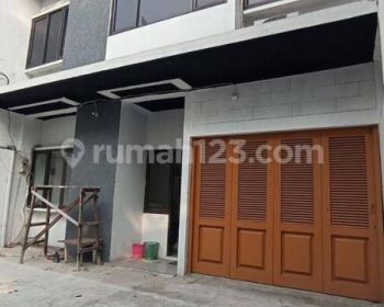 Di sewakan rumah luas dan cantik di Rawamangun JKT