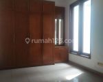 thumbnail-disewakan-rumah-2-lantai-3-kamar-tidur-area-pondok-indah-dekat-pim-2-6