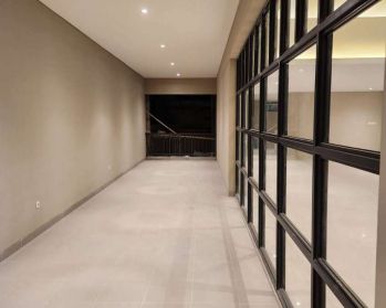 Disewakan Gedung Komersil 3 Lantai (Bangunan Baru)