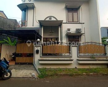 Rumah 2 lantai dalam komplek pondok kelapa jakarta timur