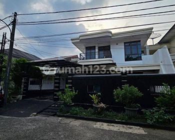 Rumah Di Danau Agung hadap Timur Siap Huni