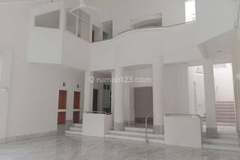 Nice And Spacious House With Easy Access Location At Pondok Indah