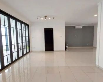 Rumah cantik siap huni di Discovery residence Bintaro