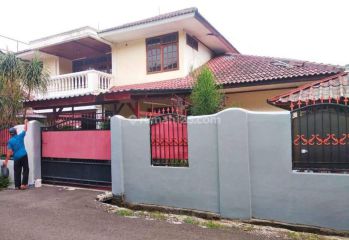 Rumah Mewah Dijual Tanah Luas Dalam Komplek Pondok Kelapa