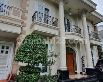 Rumah Elegant Classic,hommy,lokasi strategis and Prime location Rumah di Utama 2