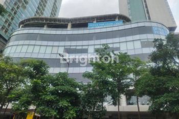 PRAXIS OFFICE KOSONGAN MASIH STANDAR DEVELOPER