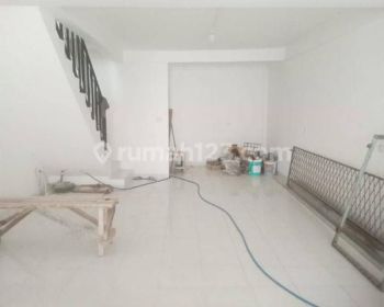 Chandra Rumah Sewa 2.5 Lantai Uk 4.7x15m Lokasi di Jelambar