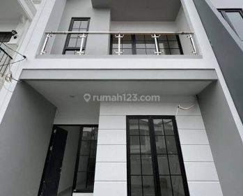 MERUYA 6x15 RP 2.25M EXCLUSIVE, JALAN LEBAR, PARKIR 2 MOBIL st
