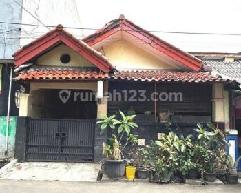 Rumah 1.5 Lantai Jalan Besar di Perumnas Karawaci Tangerang