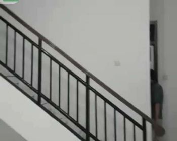 Boulevard Raya Ruko Disewakan 2 lantai Baru Renovasi