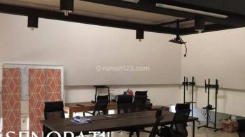 Nego Cepat Ruko Strategis Untuk Komersial Atau Kantor di Senopati