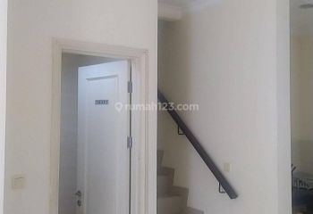 DISEWAKAN RUMAH  Semi Furnished Bagus Siap Huni