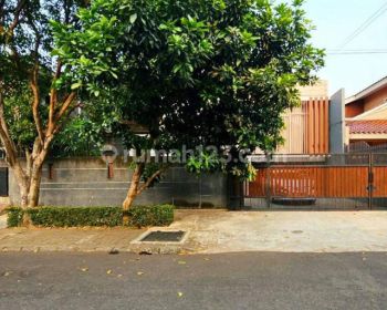 Rumah 2 Lantai Bagus di Sektor 9-Bintaro, Tangerang Selatan