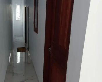 Terima kost putri atau karyawati