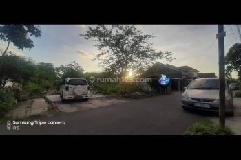 Tanah dekat beberapa kampus, cocok untuk kost, kantor atau tempat tinggal