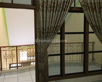 Rumah 2 Lantai Di Semper